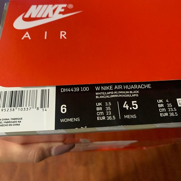 NWT Nike Air Huarache Women’s Sneakers - Picture 9 of 9